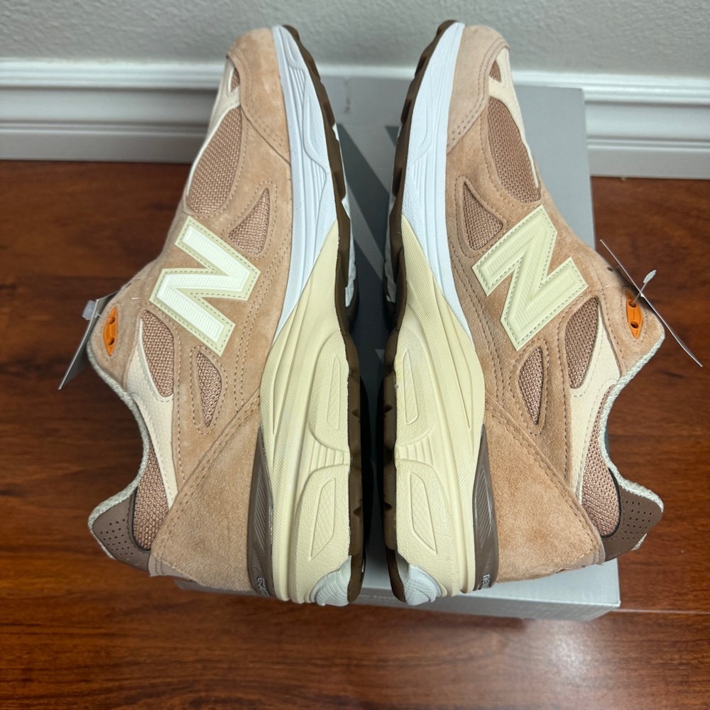 New Balance 990v3 MiUSA size? Exclusive Orange Cream Size 11 - Picture 6 of 10